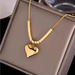 18K Gold Plated Hip-hop Style Heart Pendant Necklace Clavicle Chain